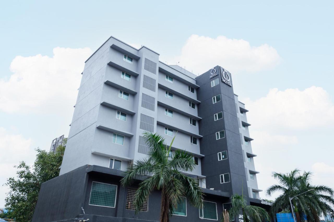 J Hotel And Banquets 孟买 外观 照片