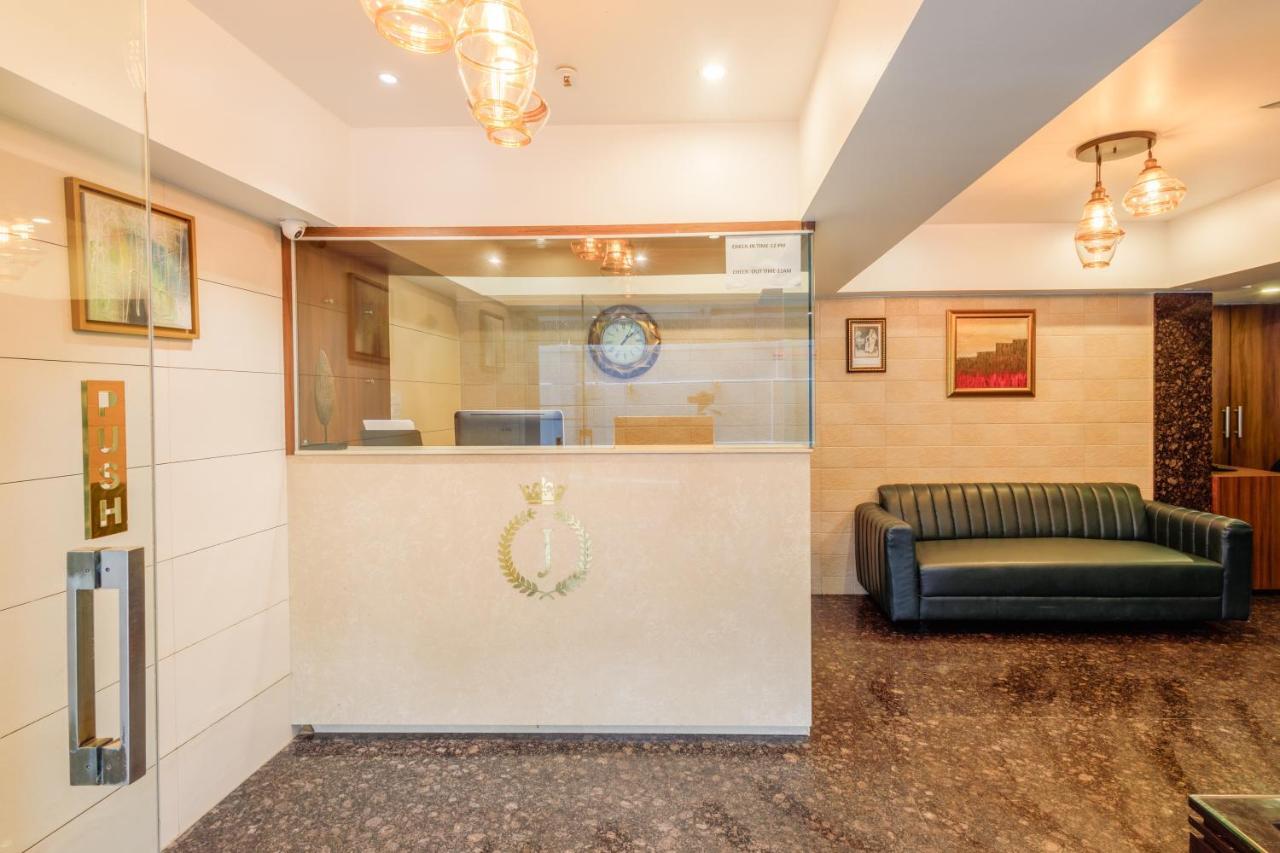 J Hotel And Banquets 孟买 外观 照片
