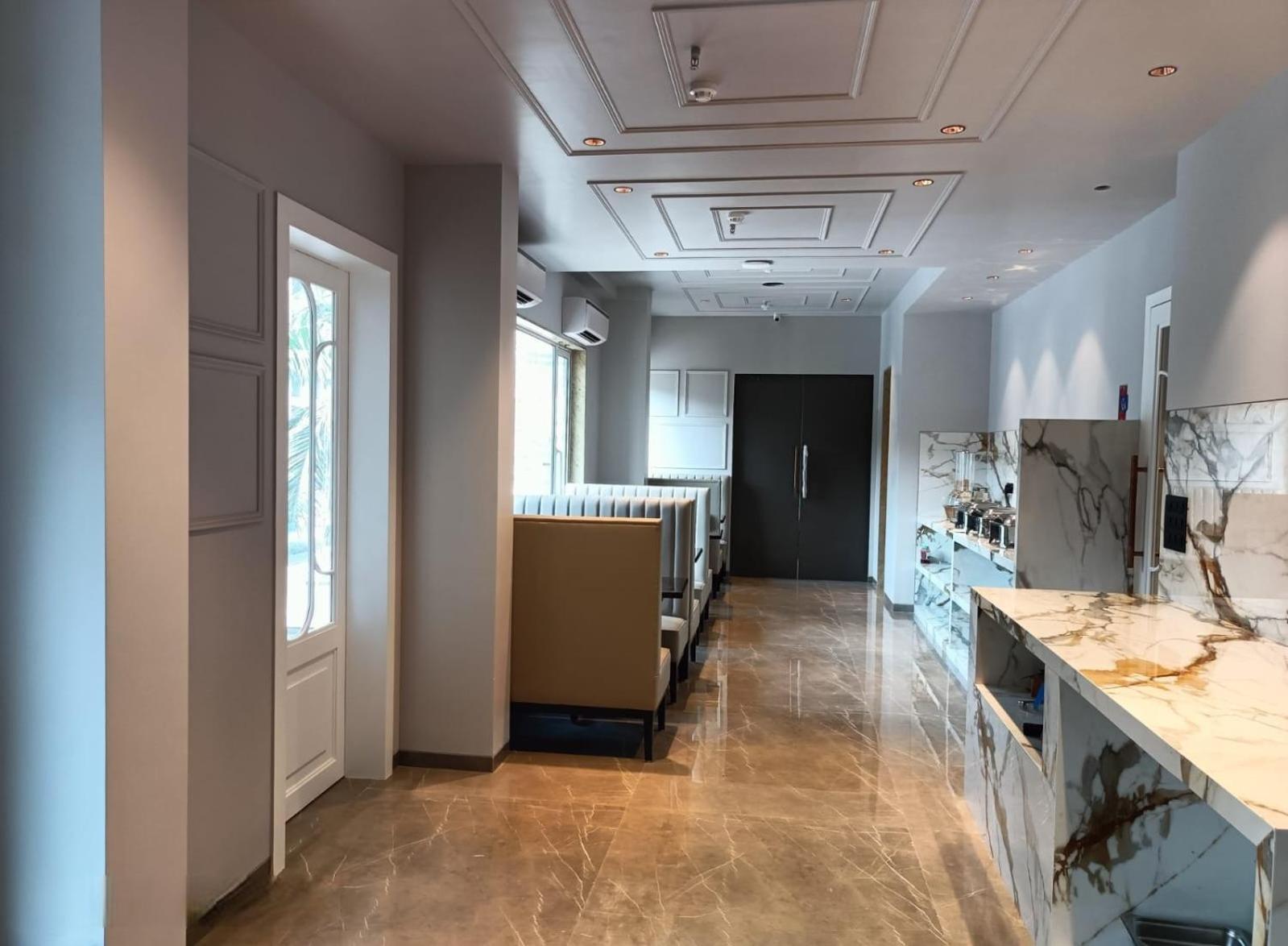 J Hotel And Banquets 孟买 外观 照片