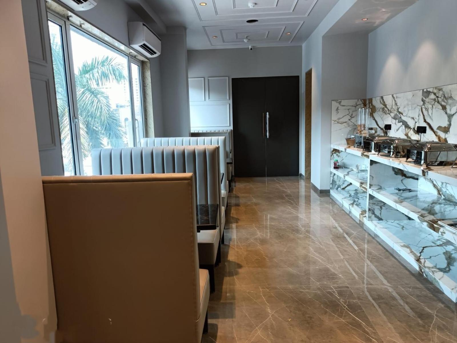 J Hotel And Banquets 孟买 外观 照片