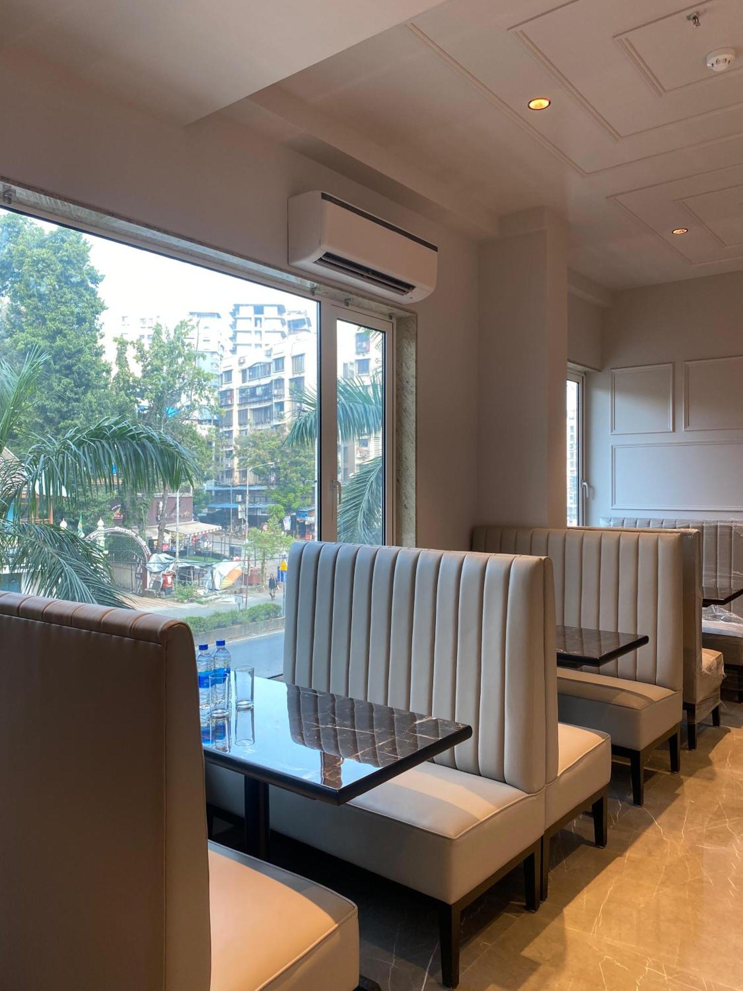 J Hotel And Banquets 孟买 外观 照片