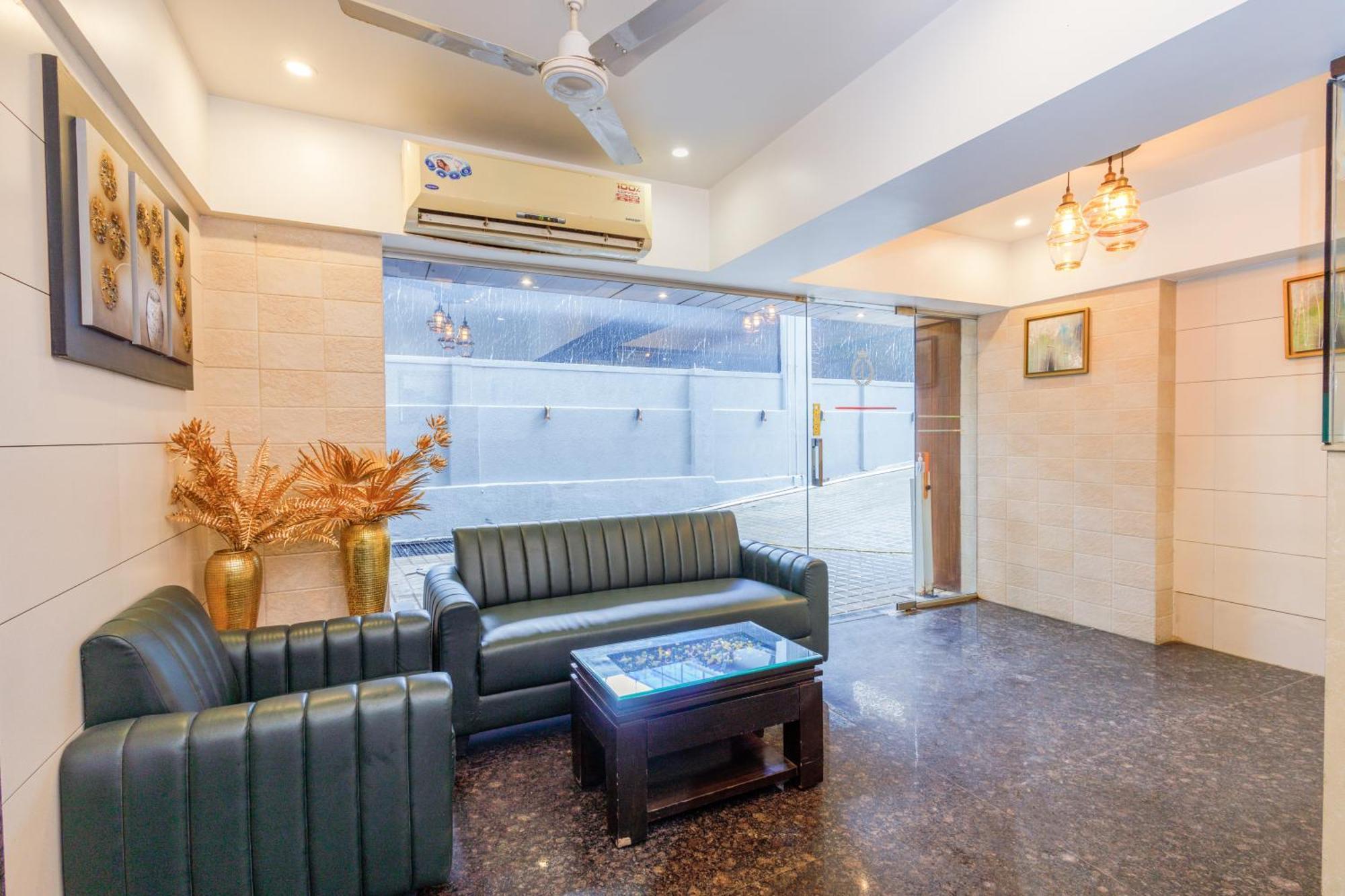 J Hotel And Banquets 孟买 外观 照片