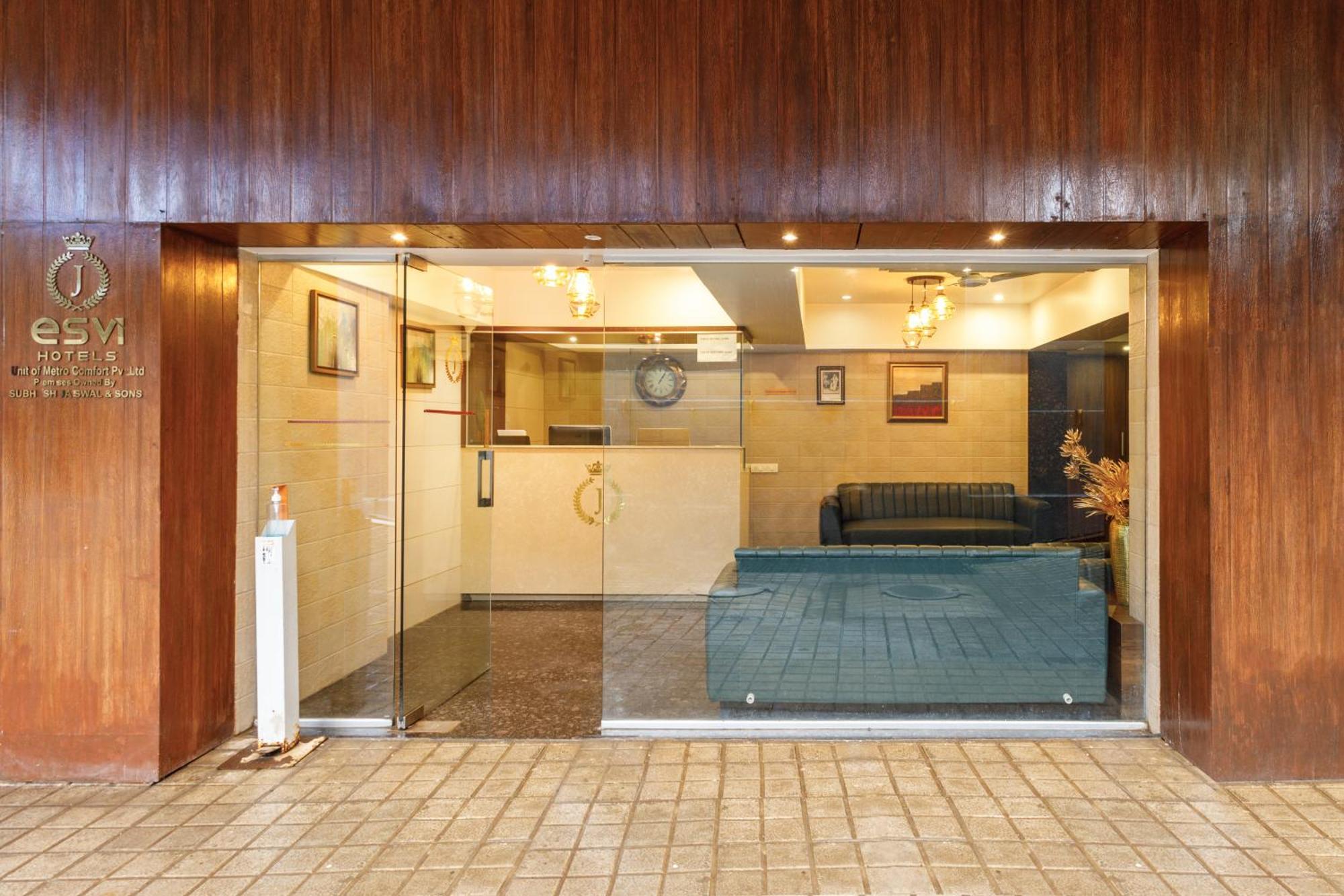 J Hotel And Banquets 孟买 外观 照片